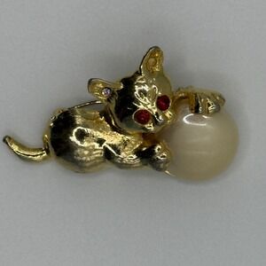 Vintage Gold Tone Kitten Cat Brooch Red Rhinestone Eyes Faux Pearl Ball Pin
